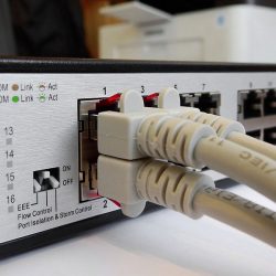 รับเดินสาย LAN สายโทรศัพท์ วางระบบ Network ภายในองค์กร