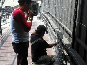 ติดตั้งเครื่องสแกนลายนิ้วมือ และติดตั้งไฟ ที่ ร้าน FERRY ลพบุรี