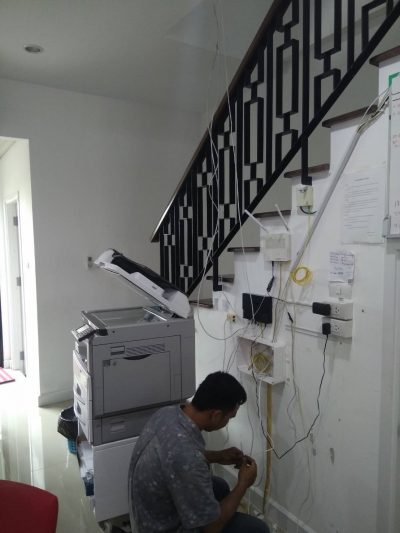 เดินสาย LAN เชื่อมต่อระบบ Network ที่ บริษัท ดิ ไอเฟล รามคำแหง (ซอยมิสทีน) กทม.