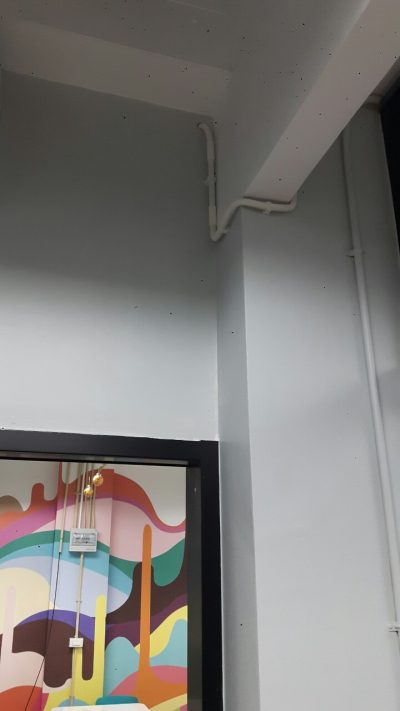 เดินสาย LAN 15 จุด ยืดกับผนัง พร้อมใส่เบอร์ ที่ บริษัท อีอ๊อกซ์ (กรู๊ท) จำกัด