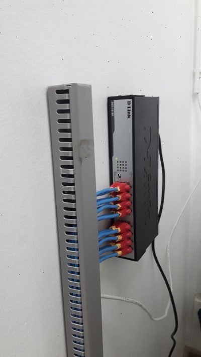 เดินสาย LAN 15 จุด ยืดกับผนัง พร้อมใส่เบอร์ ที่ บริษัท อีอ๊อกซ์ (กรู๊ท) จำกัด