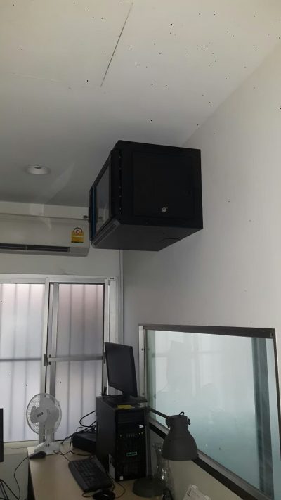 เดินสาย LAN เชื่อมต่อระบบ Networkและเดินสายโทรศัพท์เข้าตู้สาขา บริษัท ปาร์คพลัส จำกัด