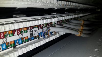 เดินสาย LAN เชื่อมต่อระบบ Networkและเดินสายโทรศัพท์เข้าตู้สาขา บริษัท ปาร์คพลัส จำกัด