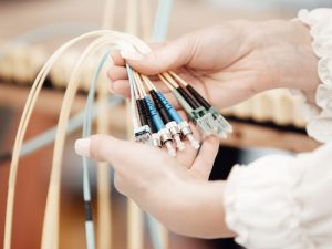8 ข้อควรระวัง และคำแนะนำ ในการติดตั้งสาย Fiber Optic ทั้งแบบจ้างติดตั้ง และติดตั้งด้วยตนเอง
